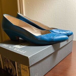 Vintage Bruno Magli blue pumps